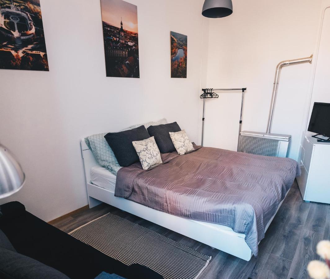 Апартаменти Studio77 Apartman Шопрон Екстер'єр фото