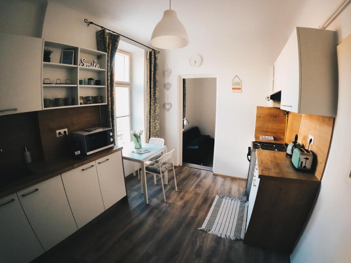 Апартаменти Studio77 Apartman Шопрон Екстер'єр фото